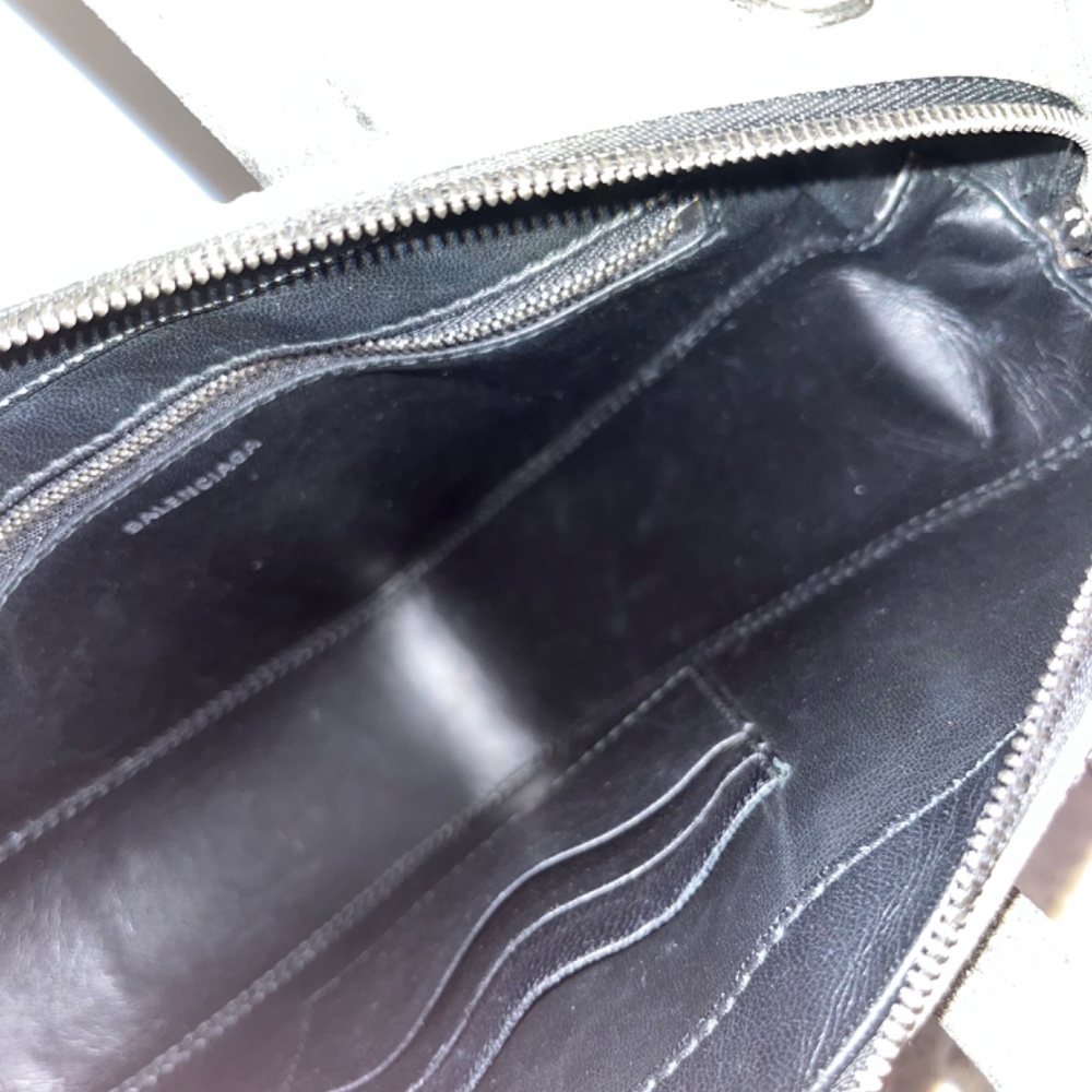 Balenciaga glitter silver triangle crossbody bag - Picture 8 of 10